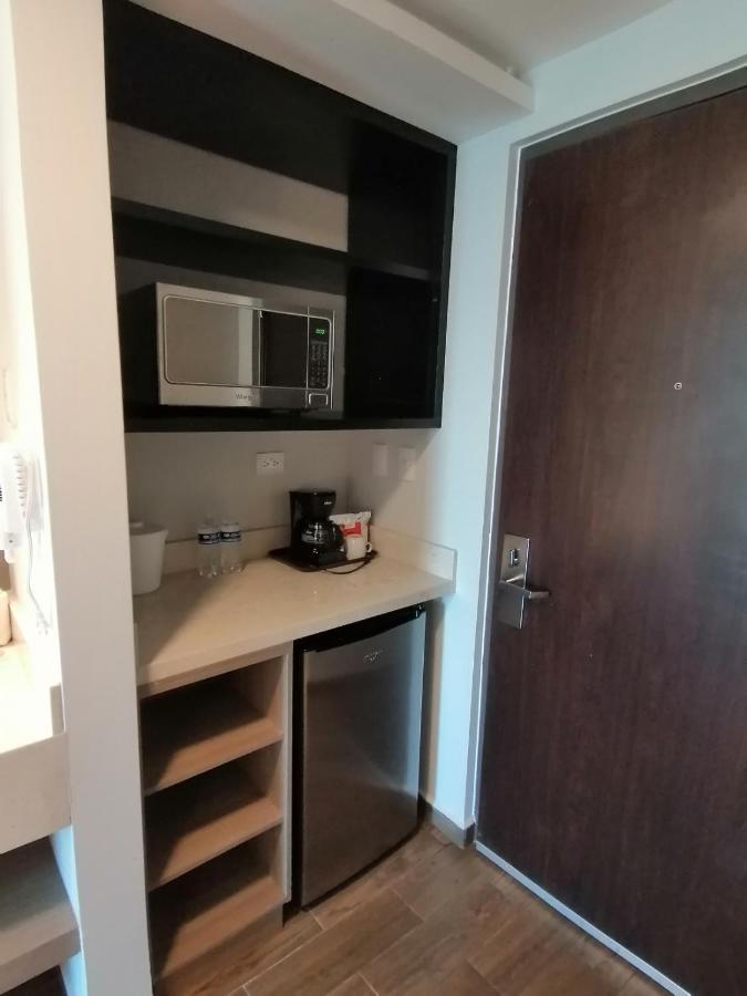 Hotel Nuvo Saltillo Bagian luar foto