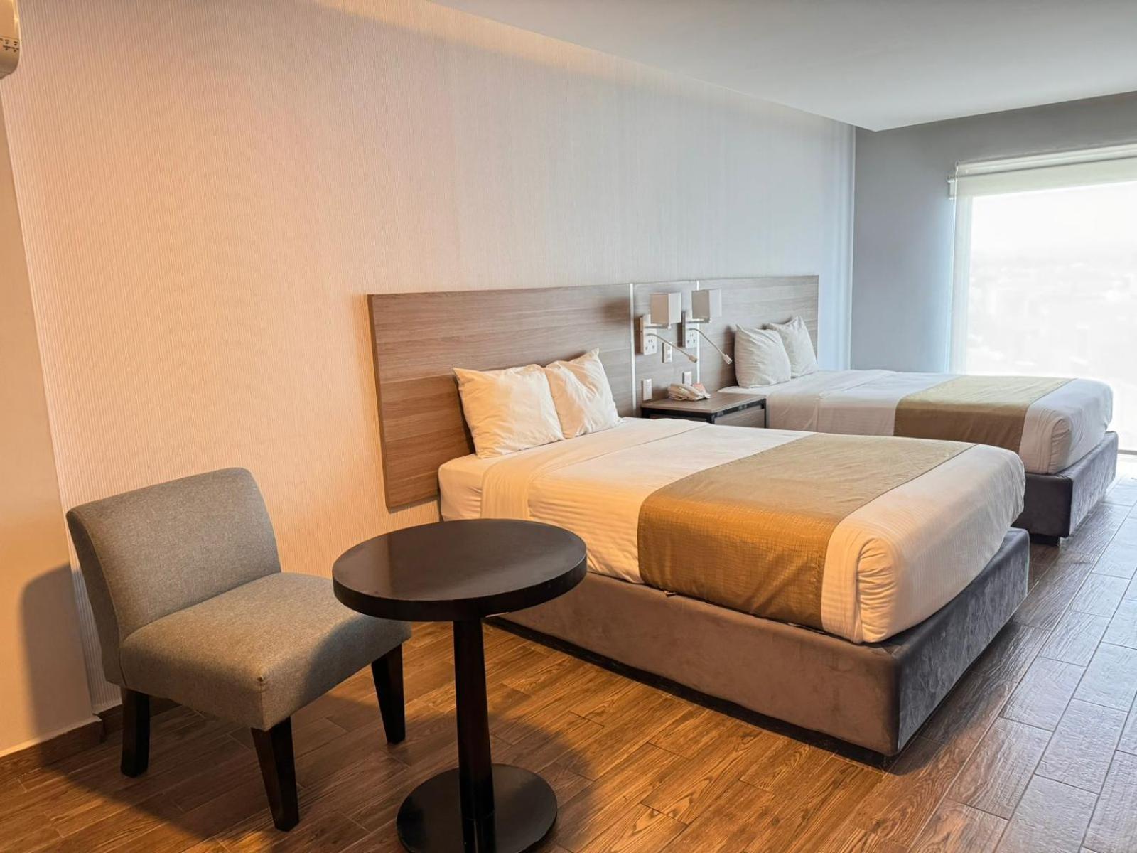 Hotel Nuvo Saltillo Bagian luar foto