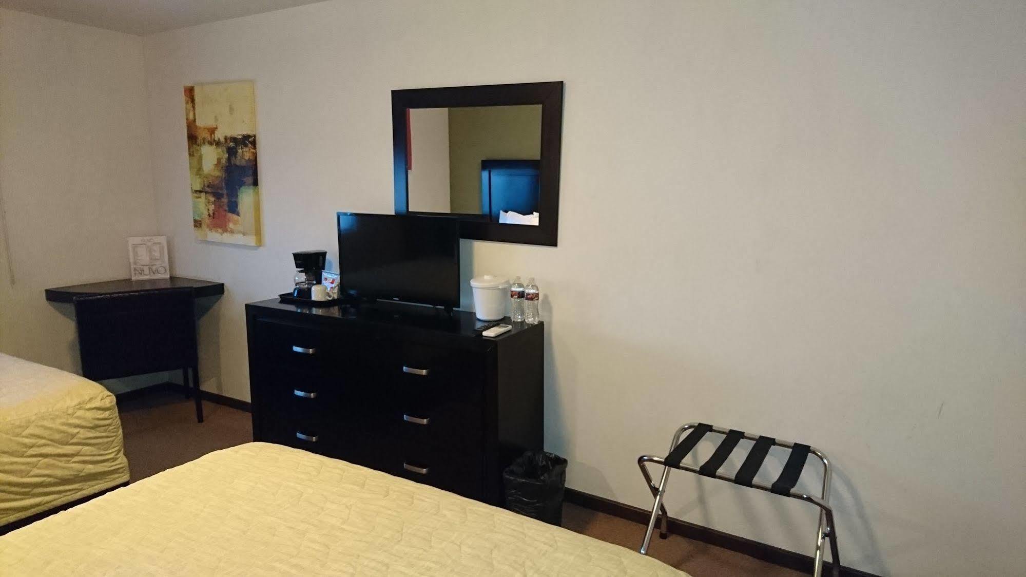 Hotel Nuvo Saltillo Bagian luar foto